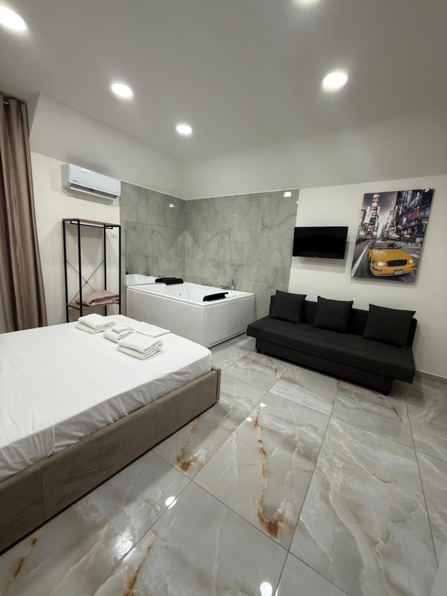 Caracciolo Suites 36 나폴리 외부 사진